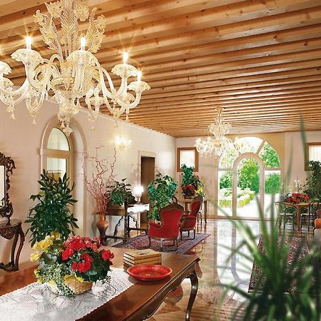 Villa Busta Hotel モンテベッルーナ エクステリア 写真