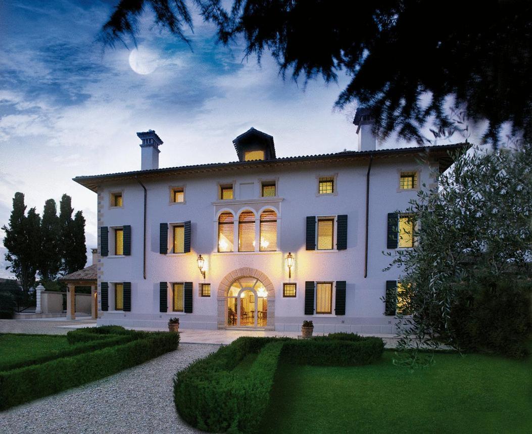 Villa Busta Hotel モンテベッルーナ エクステリア 写真