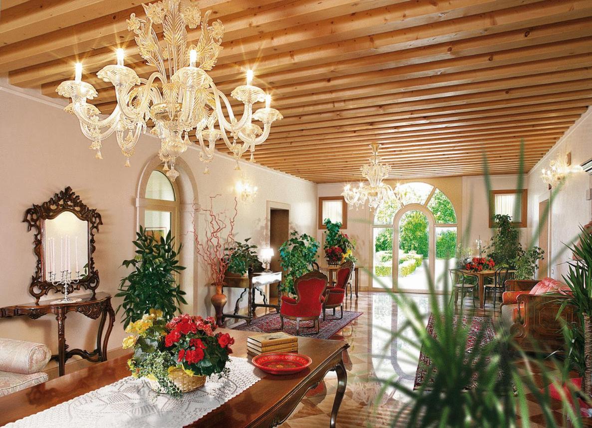 Villa Busta Hotel モンテベッルーナ エクステリア 写真