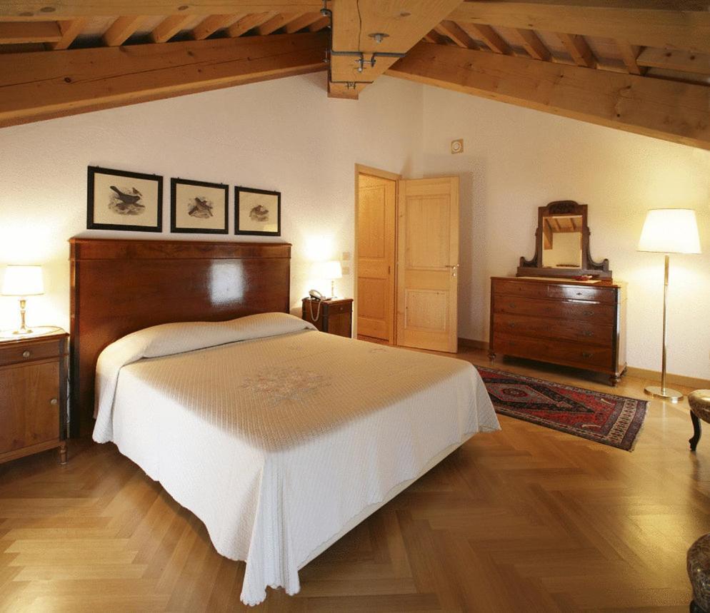 Villa Busta Hotel モンテベッルーナ 部屋 写真